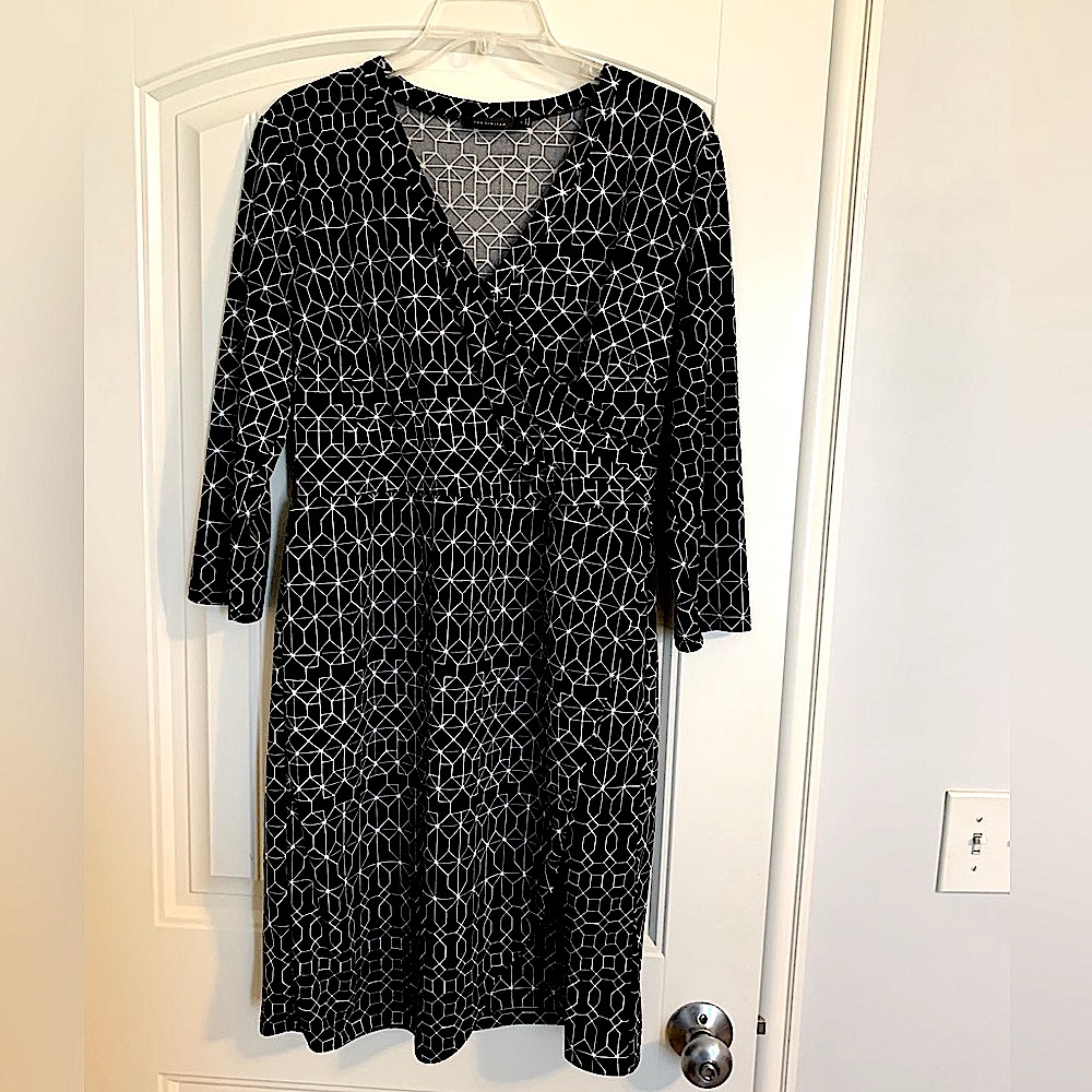 The Limited Black and White 3/4 Length Sleeve Knee-length Dress- Size L